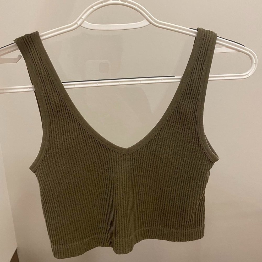 Women’s H&M Barely Worn Cropped Lounge Tank